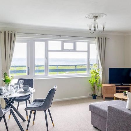 Panoramic Sea View Apartment Sleeps 4-Free Parking Борнмут Экстерьер фото
