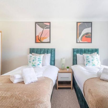 Panoramic Sea View Apartment Sleeps 4-Free Parking Борнмут Экстерьер фото