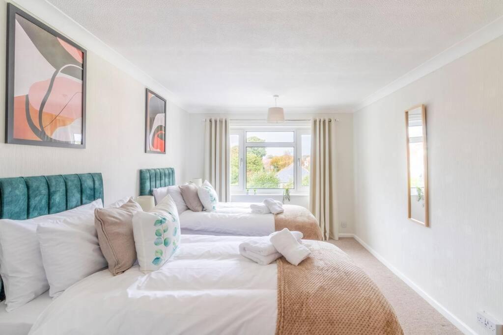Panoramic Sea View Apartment Sleeps 4-Free Parking Борнмут Экстерьер фото